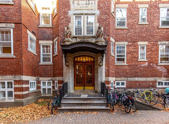 1235 Av. Bernard, Montréal (Outremont), QC H2V - Photo 1