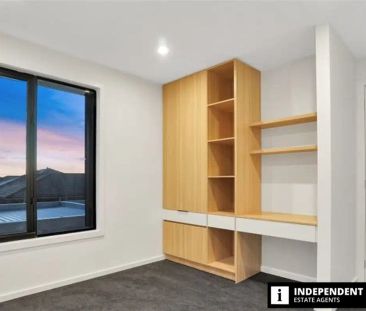 “Luxurious Townhouse in Truganina” - Photo 2