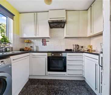 Haygreen Close, Kingston Upon Thames, Surrey, KT2 - Photo 5