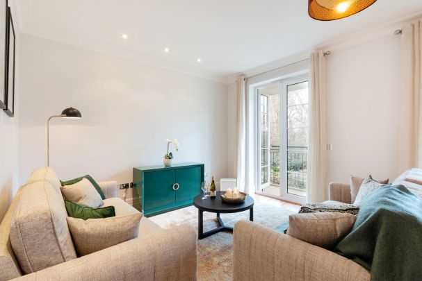 5 Bed, House - Photo 1