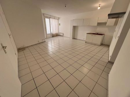 Location Appartement 3 pièces 60 m2 à Villeveyrac - Photo 2