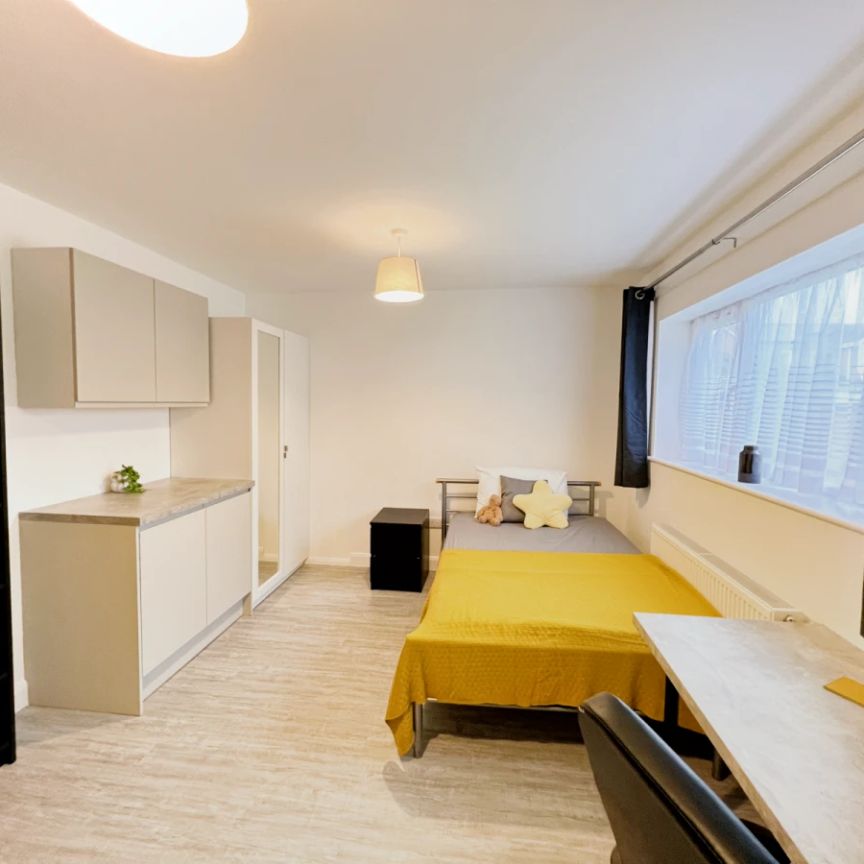 room 3 - Photo 1