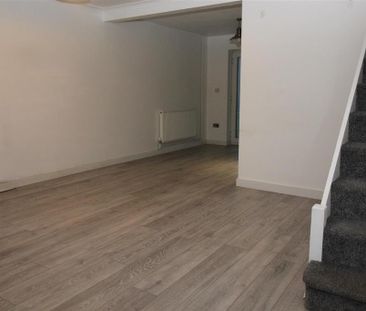 2 bedroom semi-detached house to rent - Photo 3