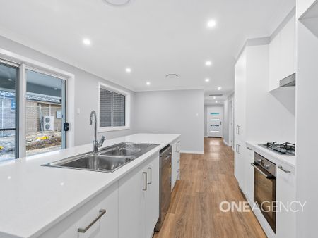 COMFORT AND LUXURY COMBINED IN ST GEORGES BASIN - Photo 2