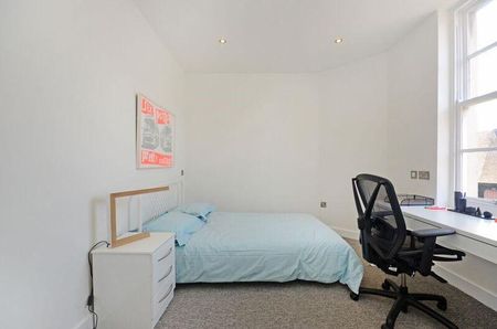 3 bedroom flat to rent - Photo 3
