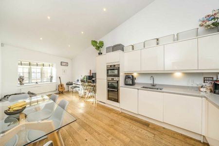 Burgess Mews, Wimbledon, SW19 - Photo 4