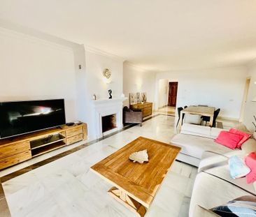 2 bedroom luxury Flat for rent in Benahavís, Andalusia - Photo 1