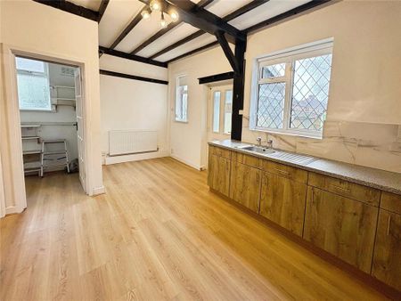 3 bedroom semi-detached house to rent - Photo 5