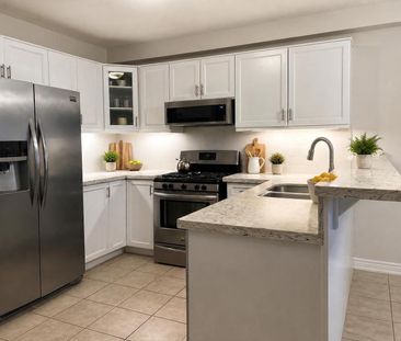 For Lease - 910 Knotty Pine Grove, Mississauga, Ontario - Photo 2