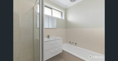 Sunny renovated home - Photo 5