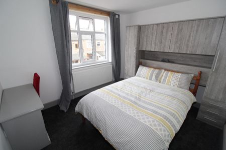 Marsh Lane, PRESTON PR1 8RT - Photo 4