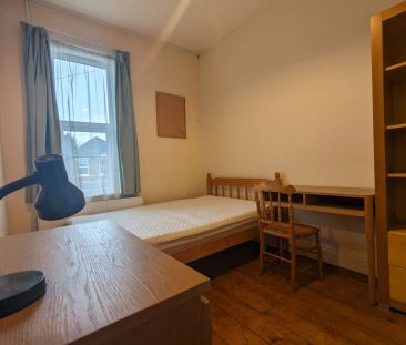 To Rent Sedgley Road, Winton, Bournemouth, BH9 £1,380 pcm Tenancy Info - Photo 4