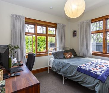 Lovely 3-bedroom character home! - Photo 6