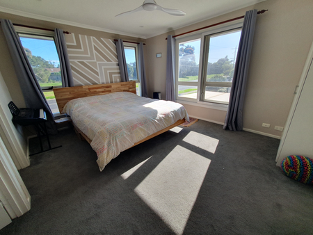 9 Centenary Avenue, Melton, VIC - Photo 2