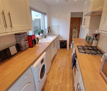 2 bedroom terraced house to rent - Photo 4