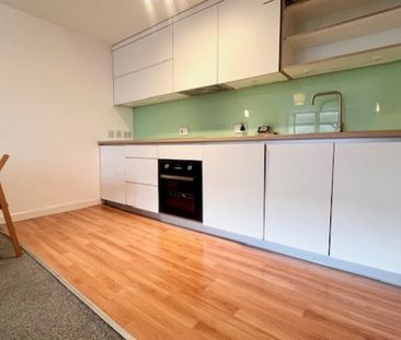 Fantastic modern 2 bed apartment in the City Centre - Photo 6