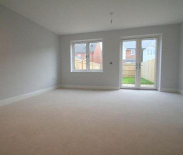3 bedroom semi-detached house to rent - Photo 3