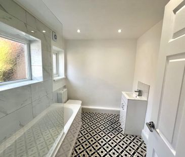 2 bedroom terraced house to rent - Photo 4