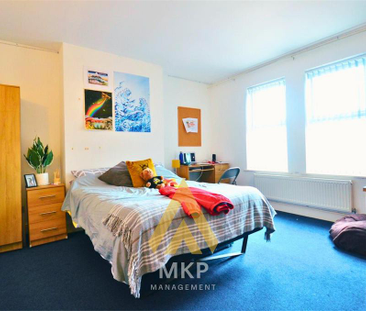 6 bedroom terraced house to rent - Photo 4