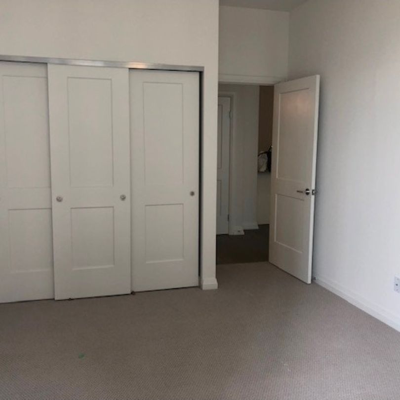 One plus den condo for rent in Waterloo - Photo 1