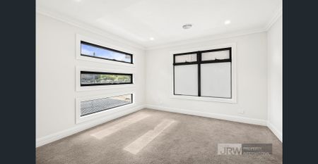 Luxury Town House in Glen Waverley Secondary College School Zone - Photo 3