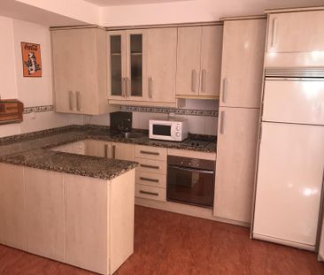 Apartamento de alquiler en Calle San Ramón, 30, San Cayetano - Photo 3