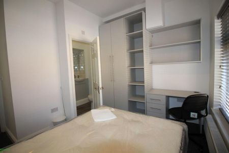 3 bedroom terraced house to rent - Photo 3