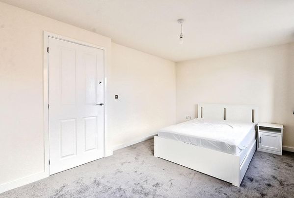 1 bedroom in a house share to rent - Photo 1