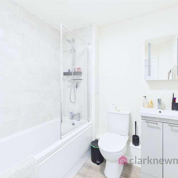 Kingfisher Way, Gilden Park, Old Harlow, CM17 - Photo 1