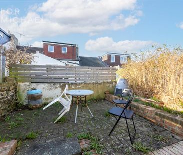 4 bedroom terraced house to rent - Photo 4