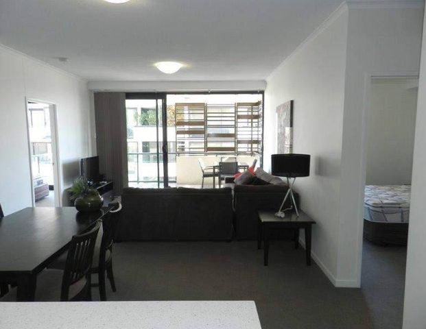 Self-Contained CBD Apartment - Photo 1