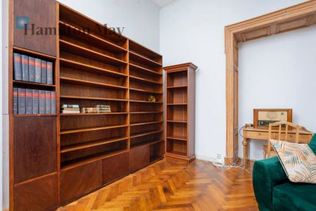 Przestronne mieszkanie z antresolą w zadbanej kamienicy w ścisłym centrum Krakowa - Photo 3