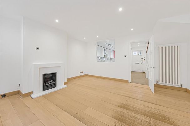 4 bedroom flat to rent - Photo 1
