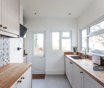 2 bedroom maisonette to rent - Photo 6