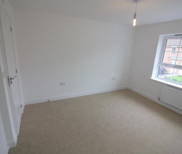 4 bedroom detached house to rent - Photo 4