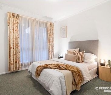 14 Marilyn Crescent, Ringwood VIC 3134 - House For Rent | Domain - Photo 5