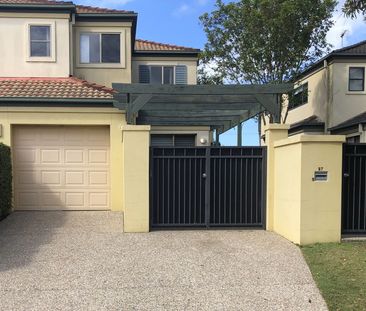 3 Bedroom, Air Conditioned Duplex with yard - Photo 1