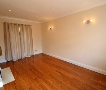 3 bedroom detached house to rent - Photo 3