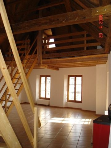 Appartement atypique type loft dans les combles. - Photo 2