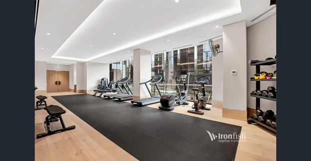 GREAT LOCATION!! CLOSE TO SHOPPING DISTRICT!!! - Photo 1