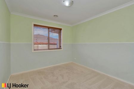 Family home with room to move. - Photo 4