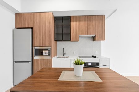 For Lease - 1037 The Queensway N/A Unit# 520, Toronto, Ontario - Photo 3