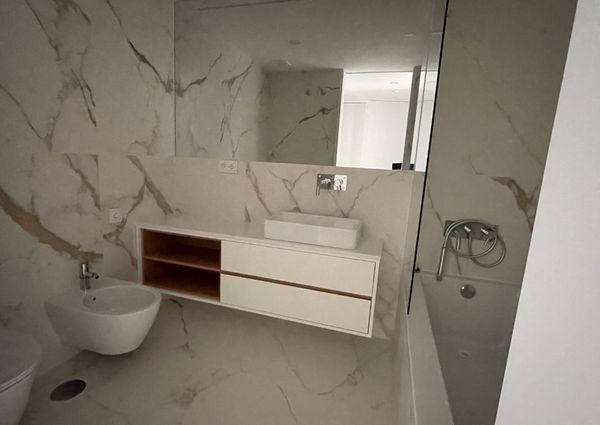 Apartamento T2 de Luxo no Cais da Fonte Nova com Vistas Deslumbrantes para a Ria de Aveiro