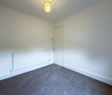 Headley Road East, Woodley, Reading, Berkshire, RG5 - Photo 3