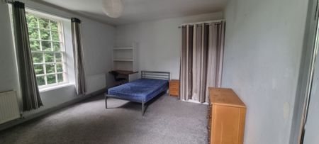 5 Bed - Flat 4, North Grange House, North Grange Road, Headingley, Leeds - LS6 2BR - Student - Photo 3