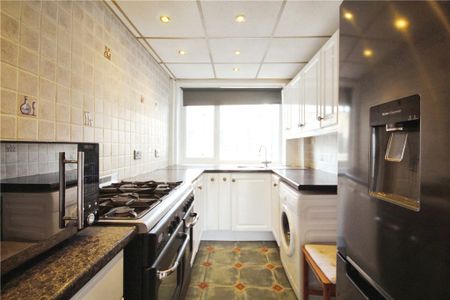 South Norwood Hill, London, SE25 6BB - Photo 5
