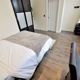 2 bedroom Flat in Aire Street, Leeds - Photo 1