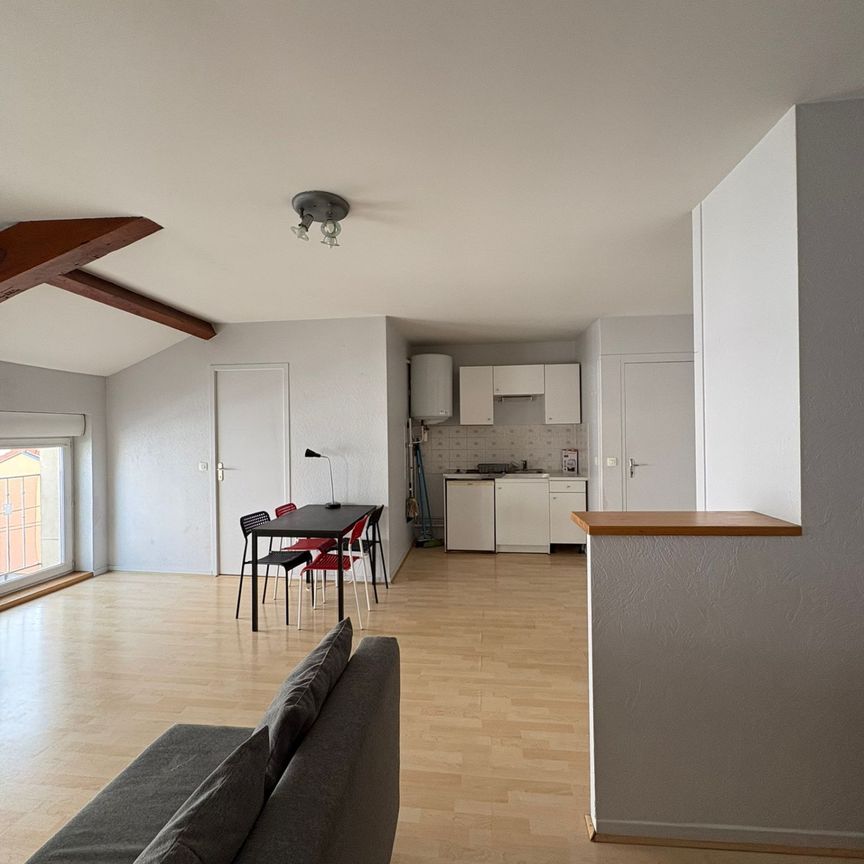 Location Appartement 1 pièce 36m² ST ETIENNE 42000 - Photo 1
