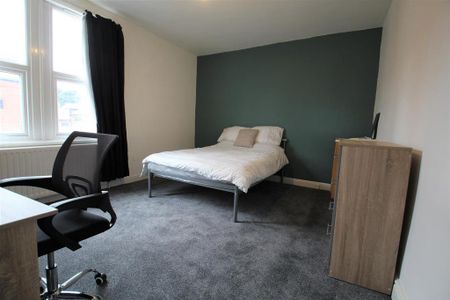 4 bedroom terraced house to rent - Photo 4