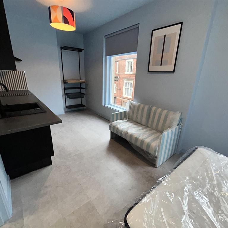 1 bedroom flat to rent - Photo 1